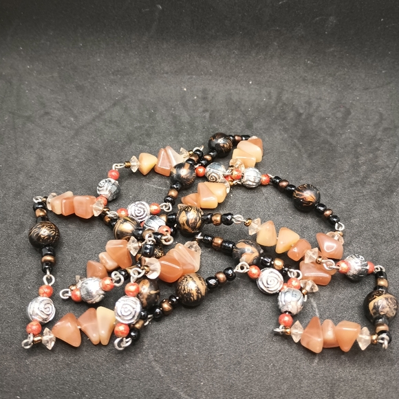 long vintage beaded chip necklace - Picture 3 of 3